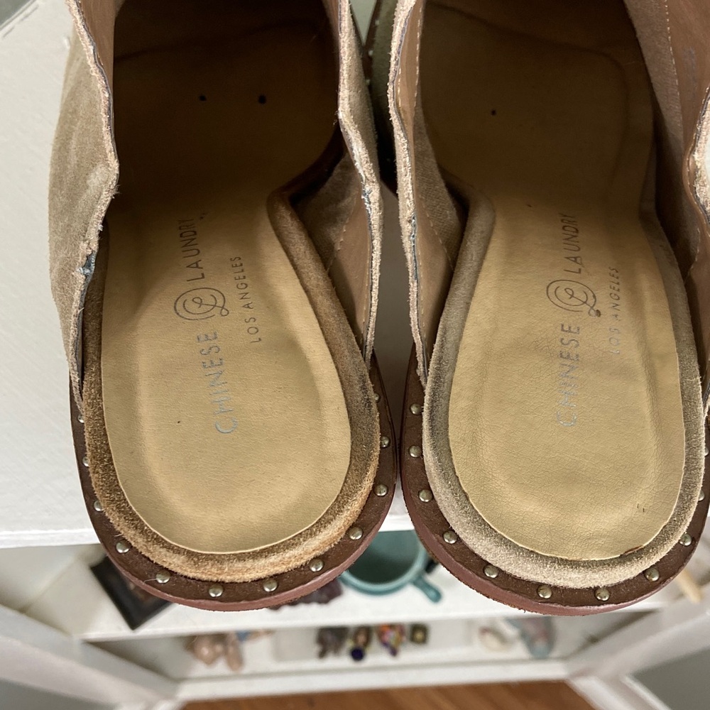 Chinese Laundry Suede Leather Tan Women's Mules Booties Block Heels 9.5 - Picture 6 of 13